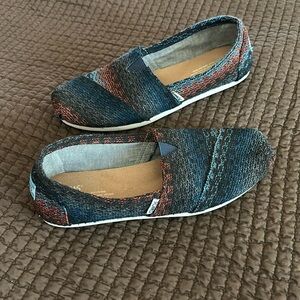 Toms fabric moccasins